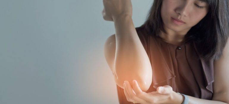 Tennis-Elbow-Treatment (1)