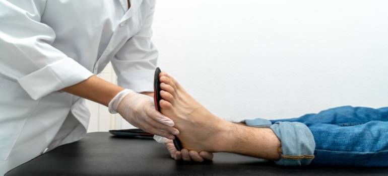 Foot insoles