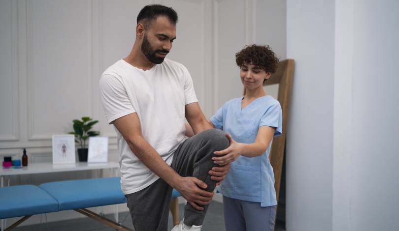 Knee Physiotherapy- How to Manage Pain and Strengthen Your Joints