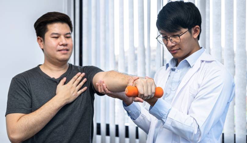 Best strengthening exercises for rotator cuff recovery.