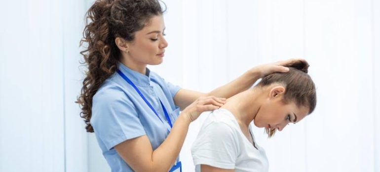 Neck physiotherapy session for postural correction