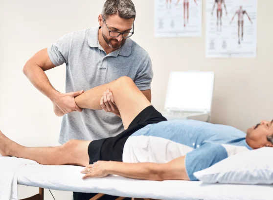 physiotherapy-exercise-for-knee-pain-session