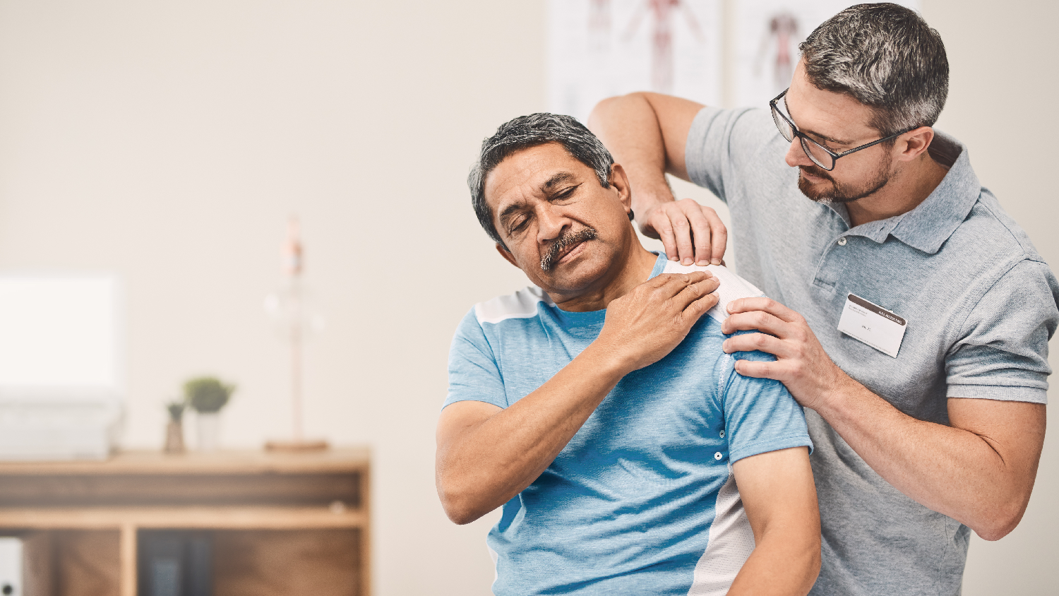 physiotherapist-providing-cervical-physio-treatment