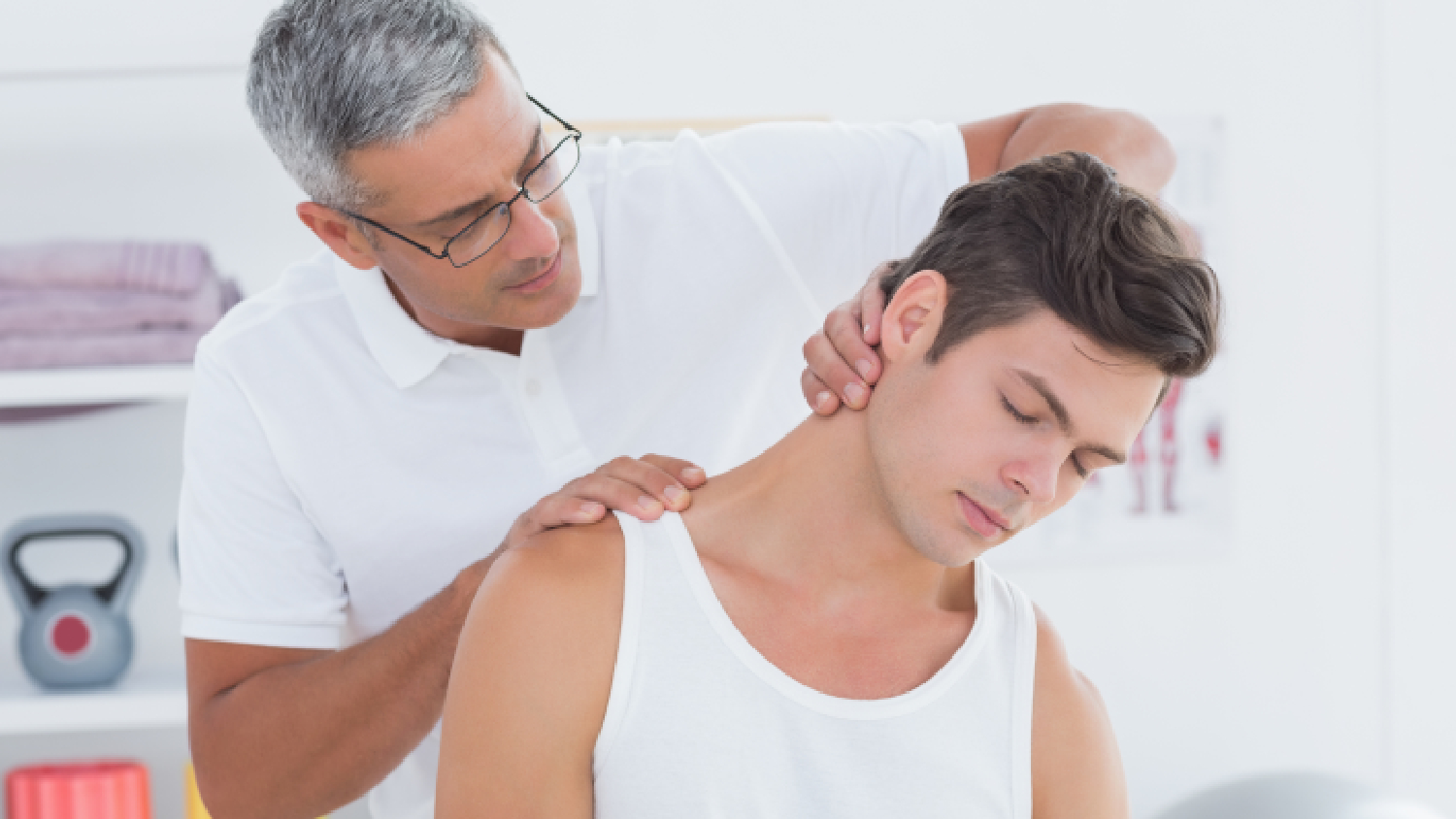 neck-physio-guiding-a-patient-through-cervical-ke-liye-physiotherapy-chin-tuck-exercise