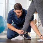 patient-performing-controlled-leg-press-exercise-for-physiotherapy-exercise-for-knee-pain