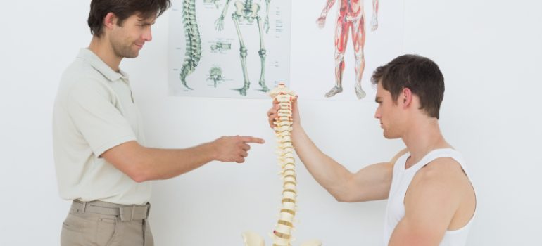 diagram-showing-the-different-regions-of-the-human-spine-and-the-importance-of-alignment