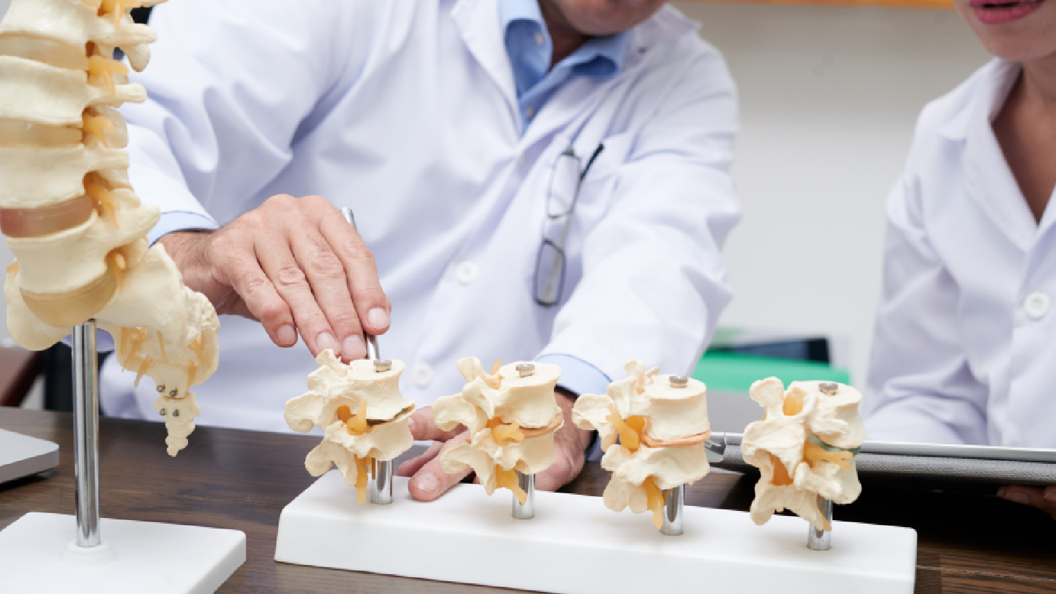 diagram-showing-a-healthy-vertebra-versus-a-wedge-shaped-compression-fracture-caused-by-osteoporosis